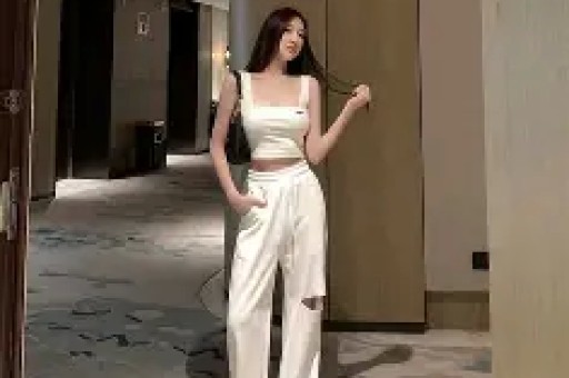 千万粉丝“网红”何秋亊：为什么别人是撞衫我是抄袭
